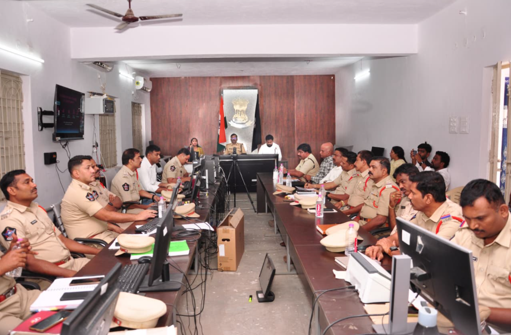 వెట్టిచాకిరీ చేయించినా.. కార్మికులను అక్రమంగా తరలించినా కఠిన చర్యలు:  - అదనపు ఎస్పీ శ్రీ యం.వెంకటాద్రి గారు. 